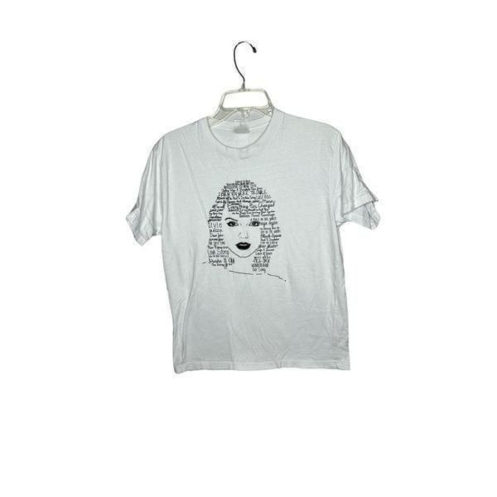 Taylor Swift Aesthetic Portrait 1989 Albums Songs Quote T-shirt. Size Medium.